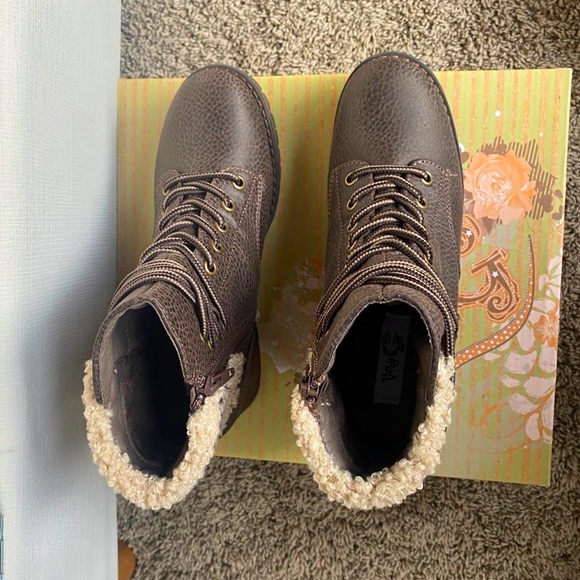 NEW VERY G OLIVIA 2 women’s chocolate boots sz 6 ankle booties Sherpa NIB shoes - Picture 3 of 7